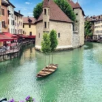 Vieille ville d’Annecy et Palais de l’Isle -Rencontre cunnilingus pour femme à Annecy
